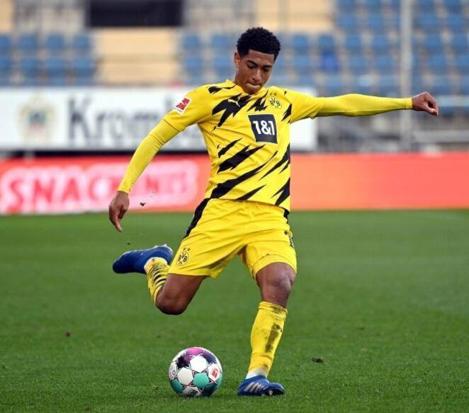 成都混团世界杯：中国队战胜法国队收获六连胜（成都混团世界杯：中国队力克法国豪取六连胜）