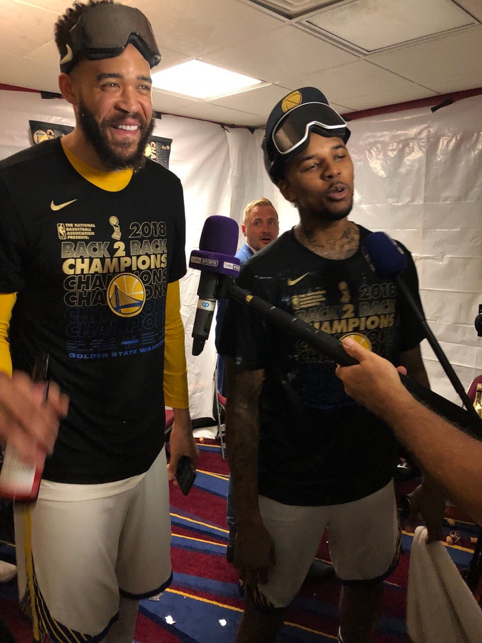 亚冠二级半场：纳塔吾头球造险，巴吞联0-0战平淡滨尼流浪者（纳塔吾头球险些破门，亚冠二级半场巴吞联0-0战平淡滨尼流浪者）