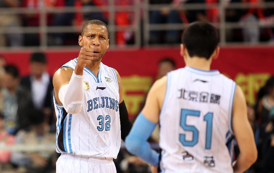 比赛集锦：皇家奥维耶多0-0巴列卡诺（集锦：皇家奥维耶多与巴列卡诺0-0握手言和）