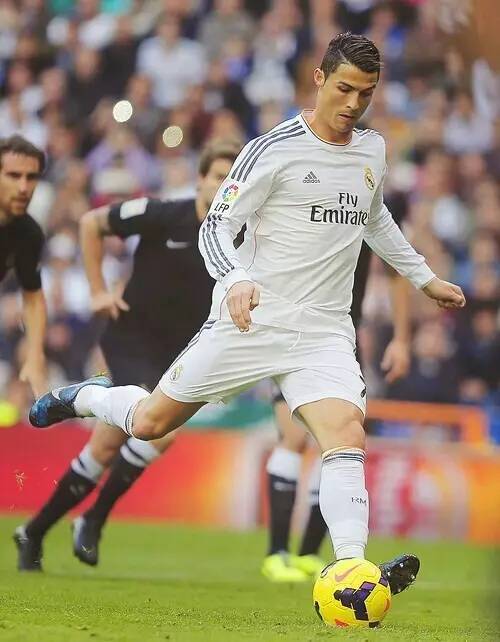 楚阿梅尼：赛程密集致伤病频发，法国具备世界杯夺冠的一切条件（楚阿梅尼：密集赛程催生伤病潮，法国具备问鼎世界杯的一切要素）