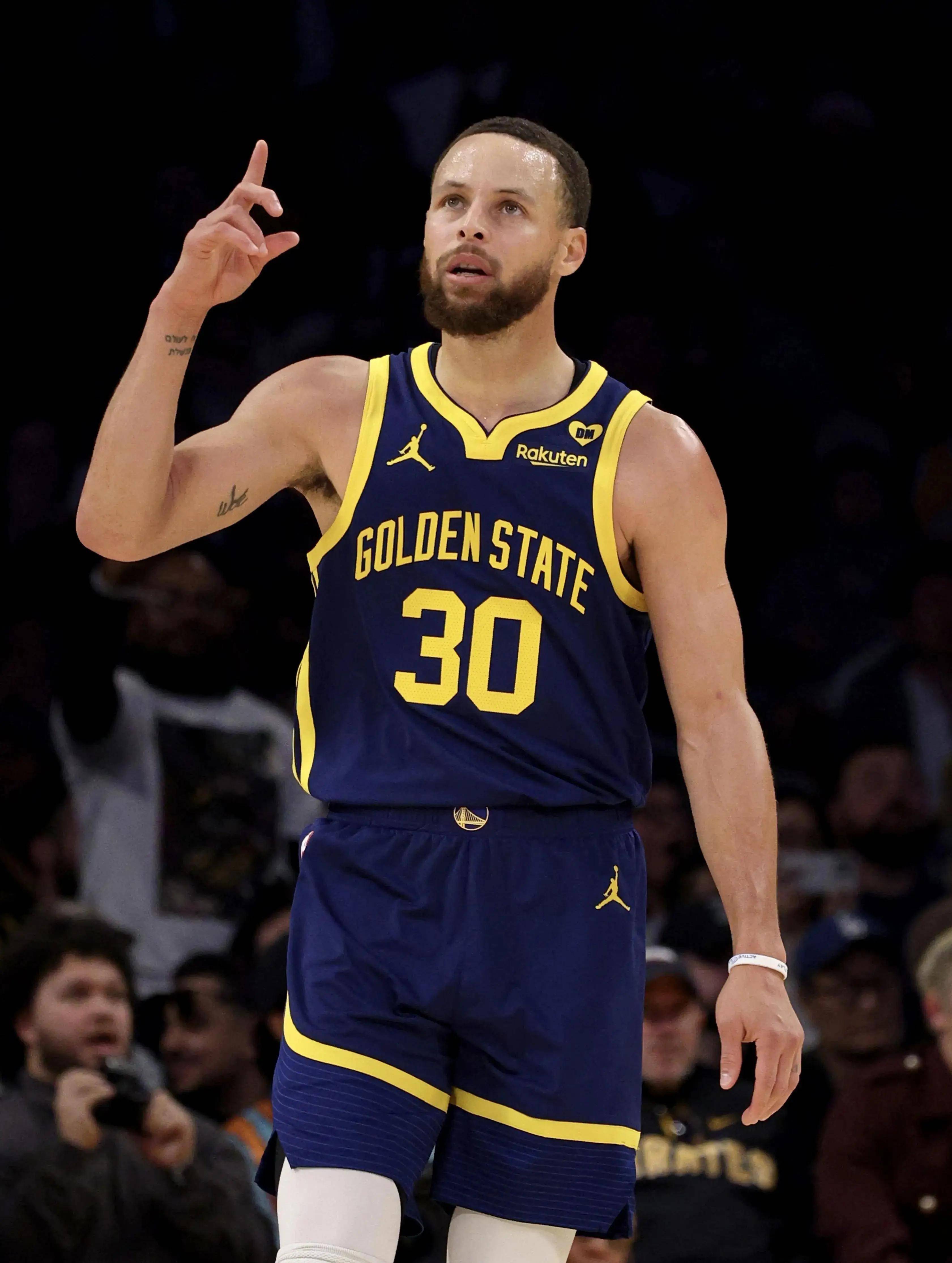 瓦拉内专访谈心理问题：展现脆弱的一面并不是软弱的表现（瓦拉内专访谈心理健康：坦露脆弱不等于软弱）